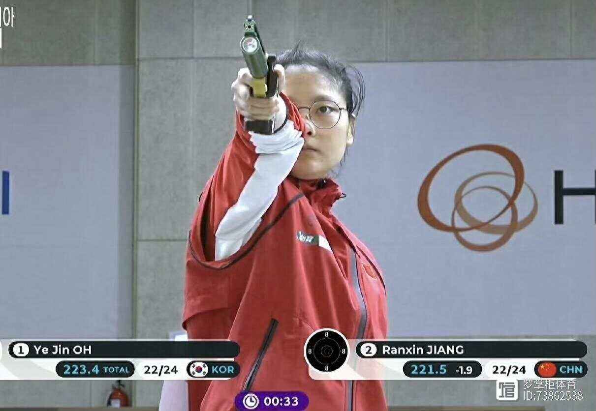 强强对话!选手们硬碰硬,赛场火爆 强强对话!选手们硬碰硬,赛场火爆