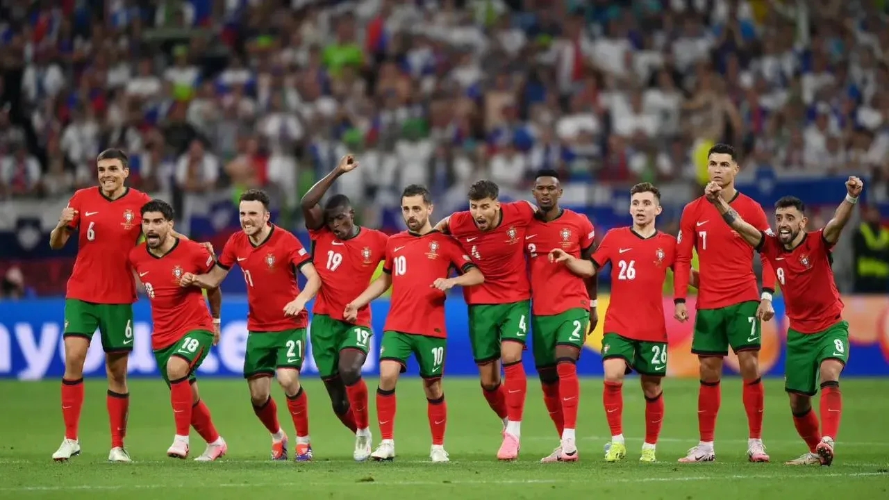 包含捷克逼平葡萄牙,携手晋级八强的词条 包含捷克逼平葡萄牙,携手晋级八强的词条