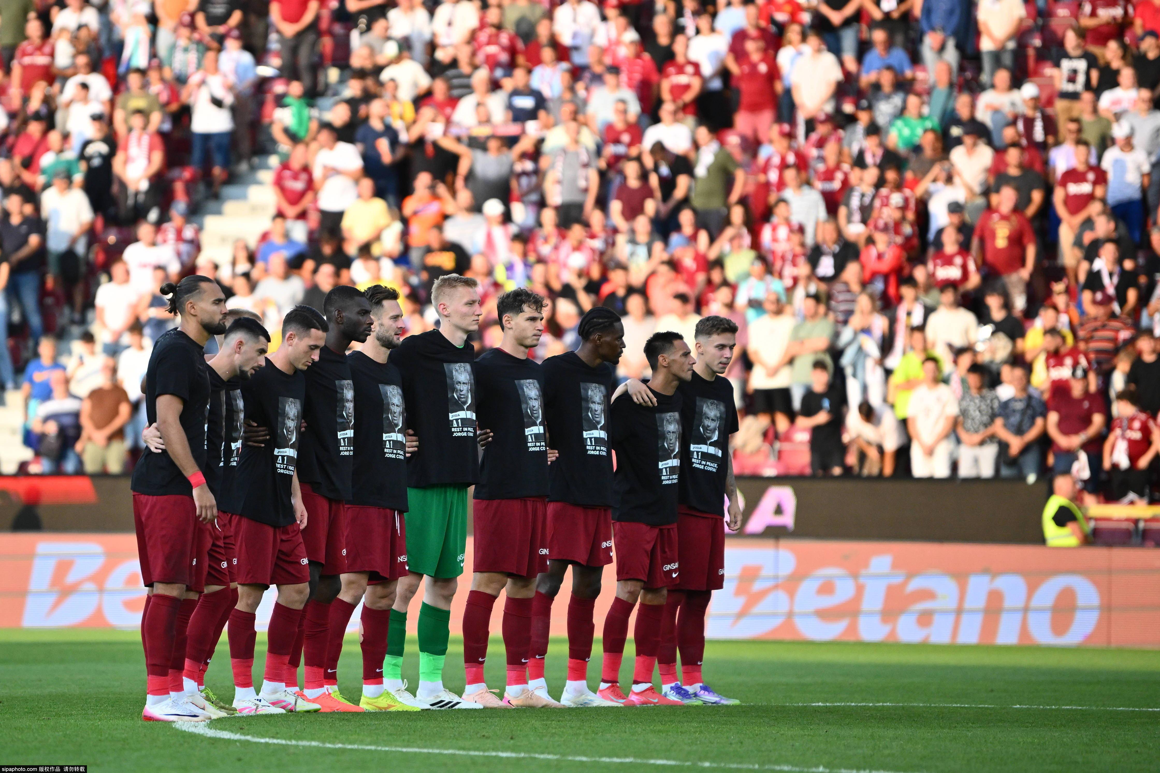 开云平台-西班牙豪门引进世界级球星，球迷沸腾欢庆的简单介绍