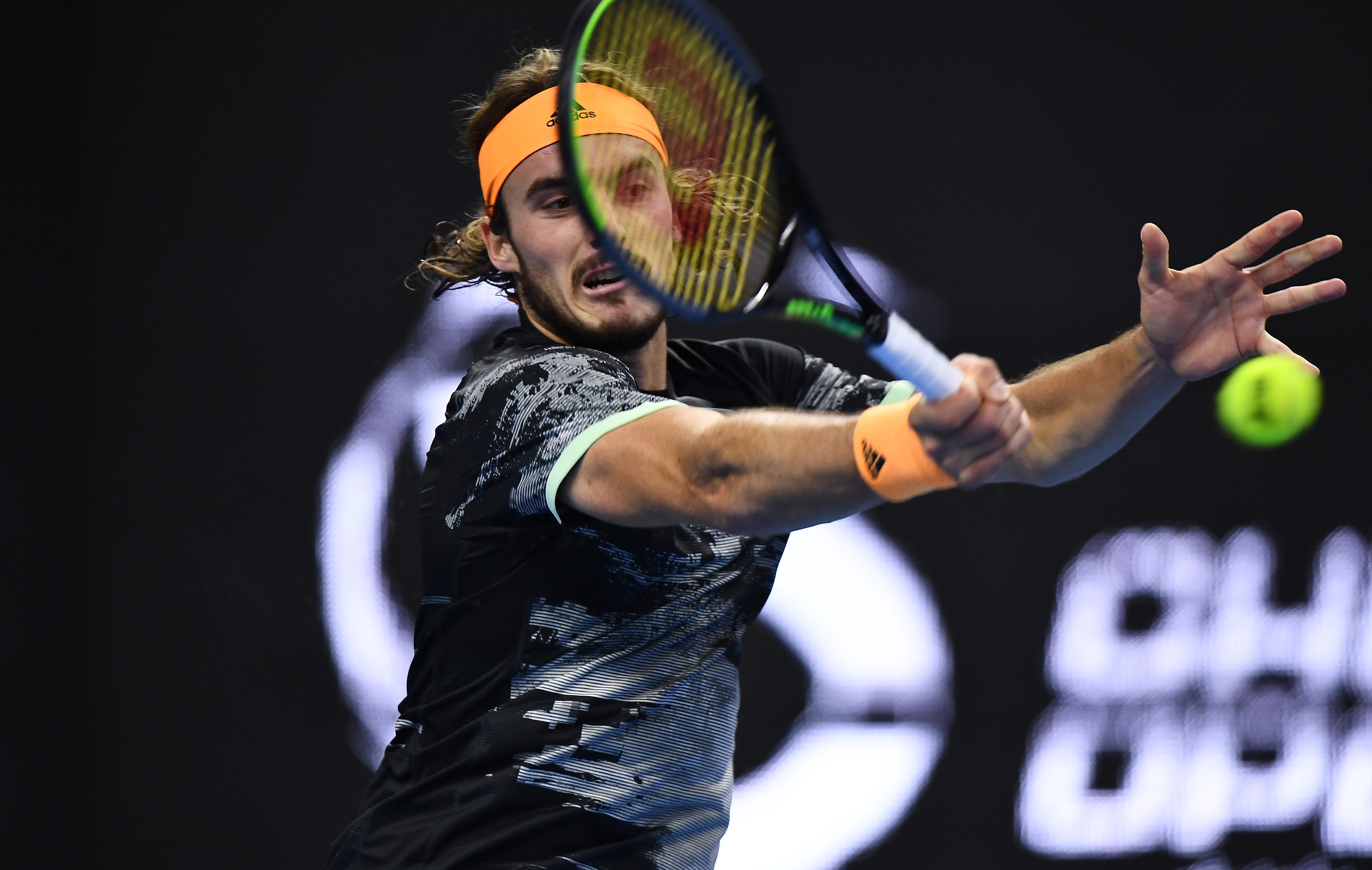 开云体育app-关于欧洲网球队逆转西班牙网球队，西西帕斯统治全场的信息