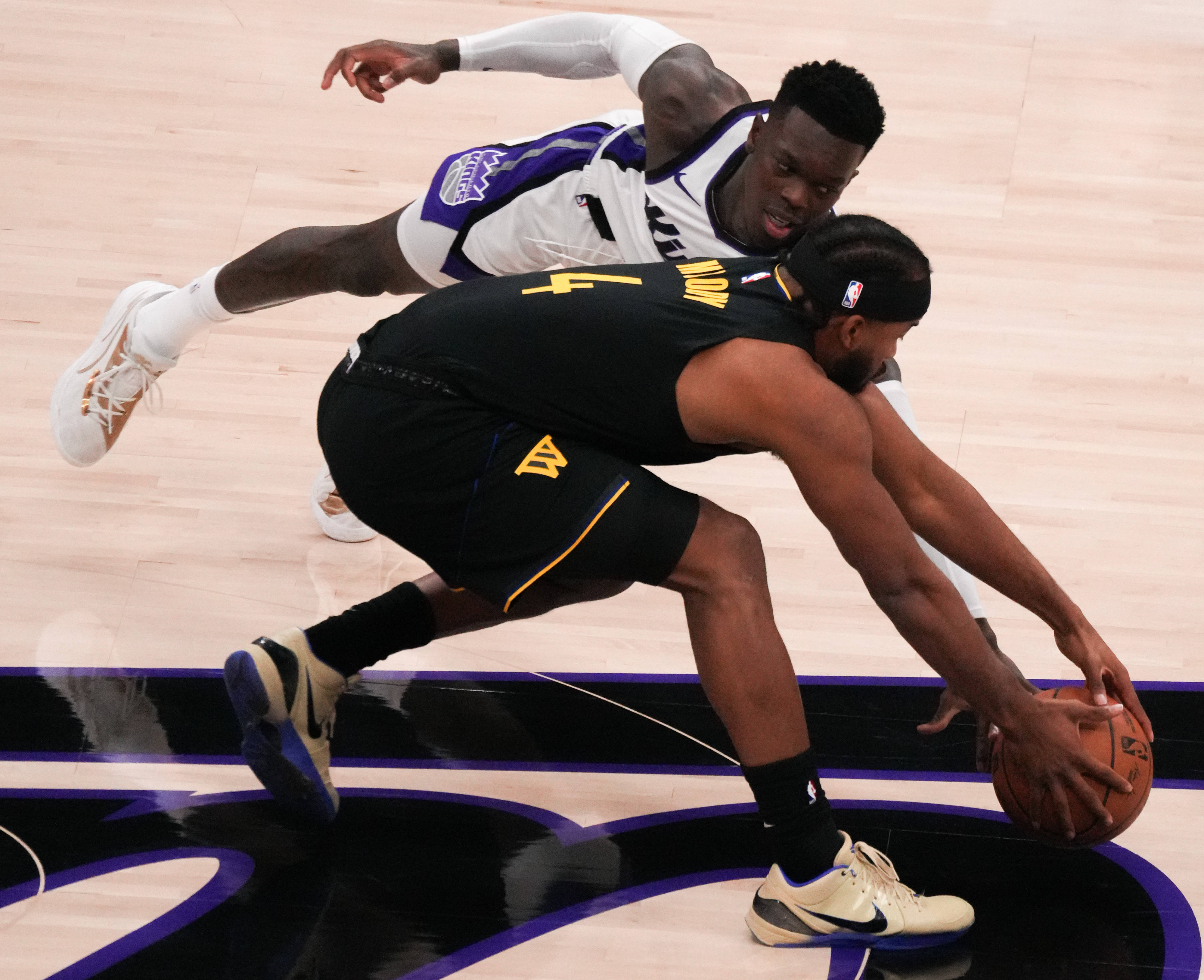 国王完胜步行者，詹姆斯扛起全队的简单介绍